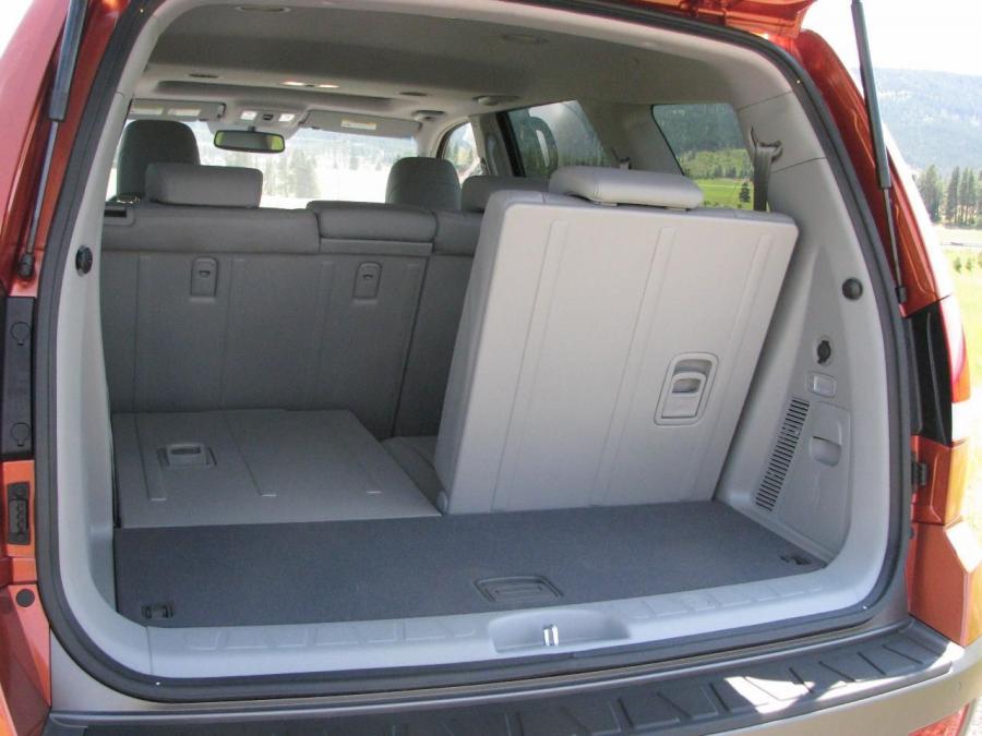 Kia Borrego 2009 года  (фото 55 из 345)